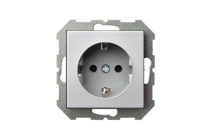 Розетка 2P+E Liregus Epsilon серебро 28-176