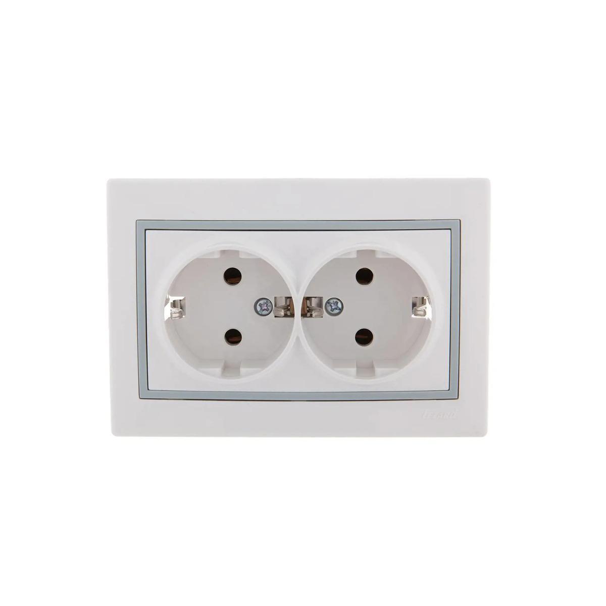 Розетка 2-ая с зазем. Lezard Mira белая с сер. вст. 701-0215-127