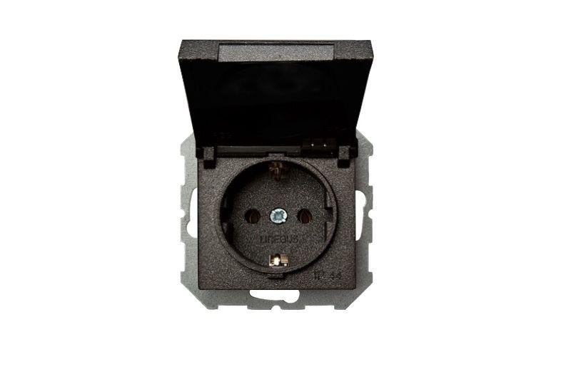 Розетка 2P+E Liregus Epsilon с крышкой антрацит 28-1065